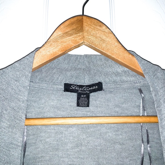 Silver Cardigan - Picture 3 of 4